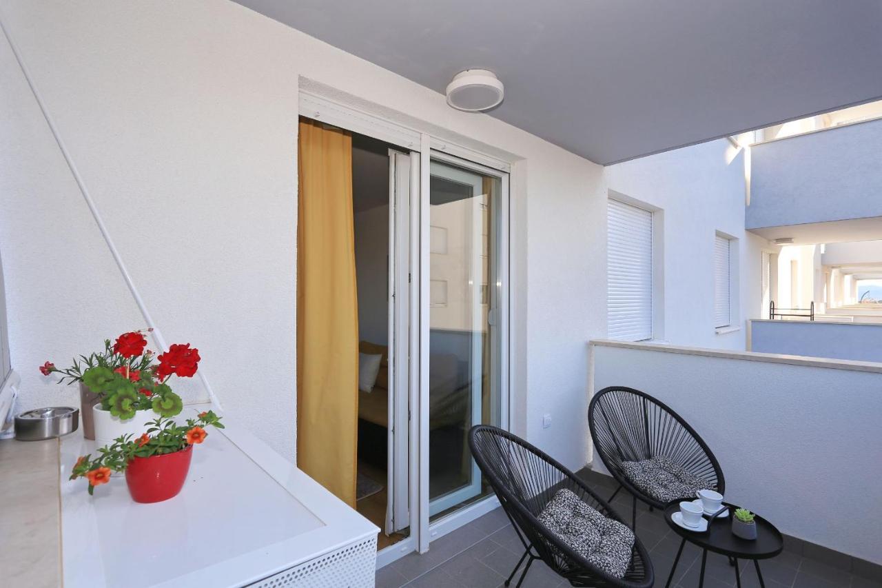 Barbara With Private Parking In The Garage Apartment Zadar Exterior photo